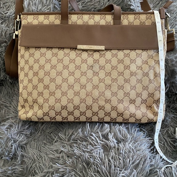 Gucci briefcase. Gucci’s iconic GG canvas with leather trim. Made in Italy. - Picture 3 of 6
